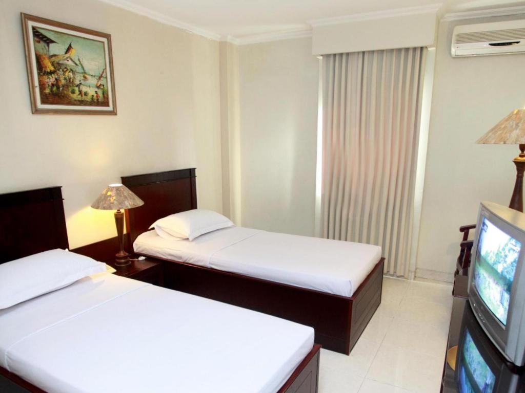 Horison Plaza Tegal Hotel Exterior photo