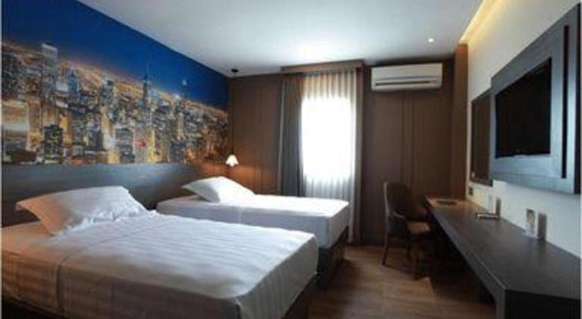 Horison Plaza Tegal Hotel Exterior photo
