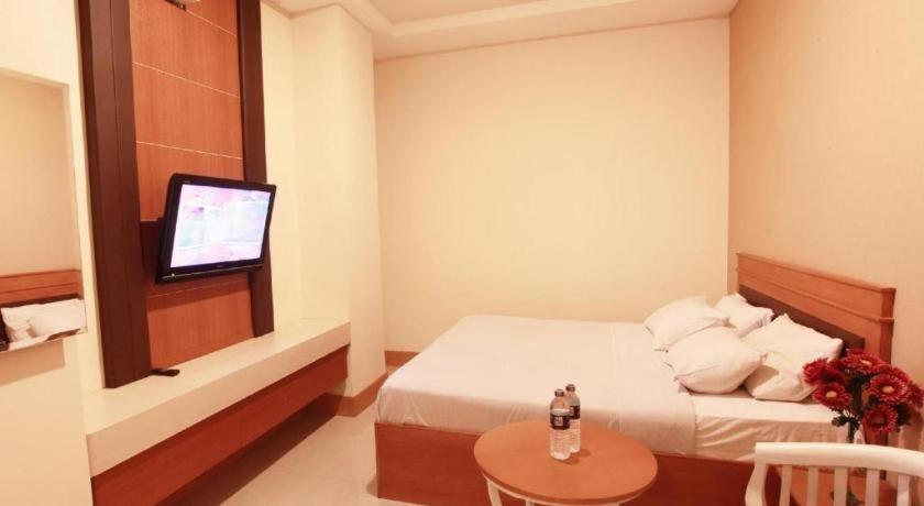 Horison Plaza Tegal Hotel Exterior photo