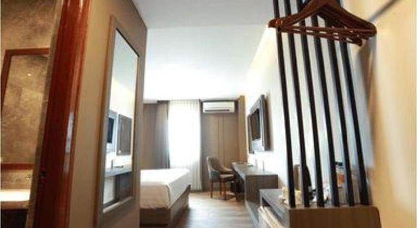 Horison Plaza Tegal Hotel Exterior photo