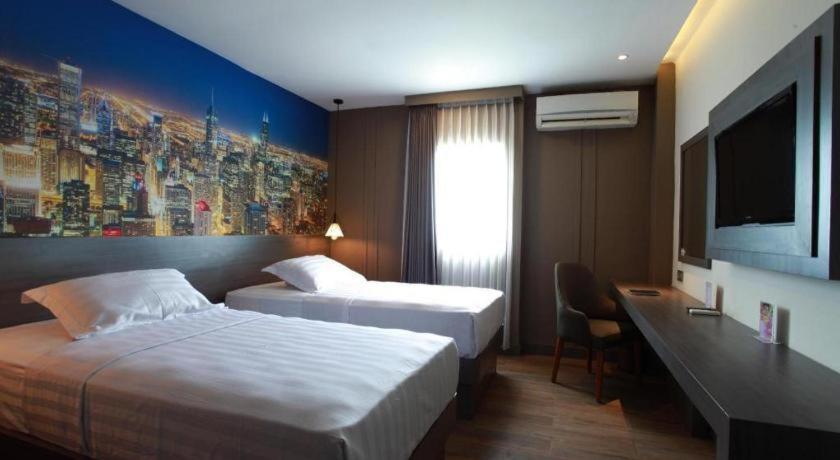 Horison Plaza Tegal Hotel Exterior photo