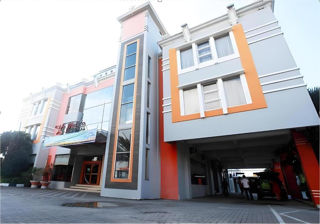 Horison Plaza Tegal Hotel Exterior photo